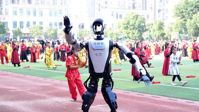 重庆智能工程职业学院助力永川区永和小学校体育科技节启幕