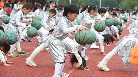 幼儿篮球嘉年华乐趣多