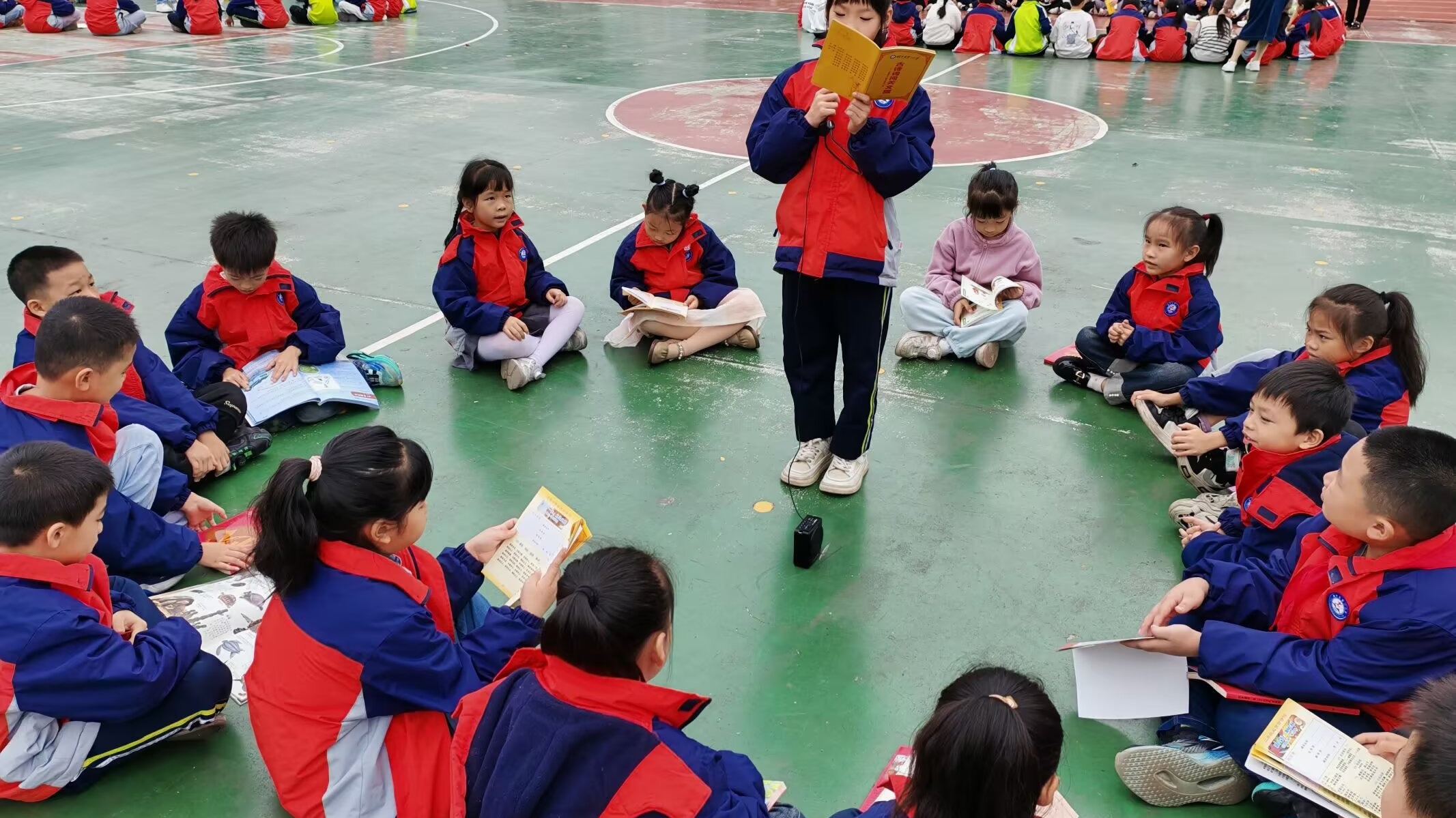 广西昭平县第一小学：打造“家校社”阅读共同体