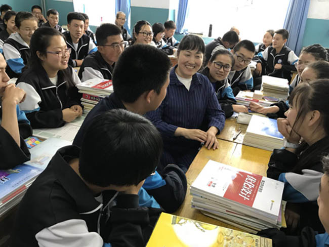学生心中的“毛吉额娘”.jpg