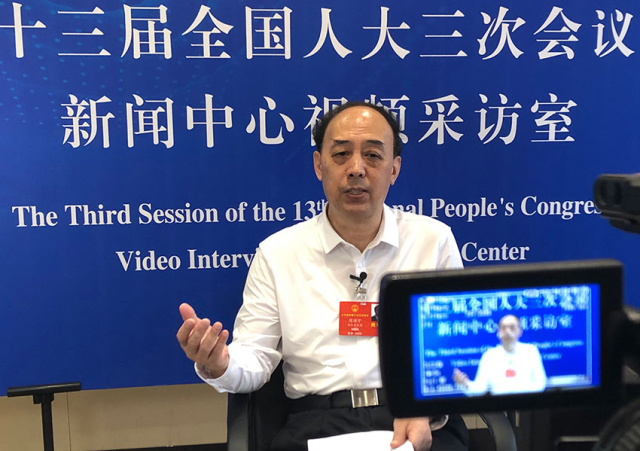 全国人大代表周洪宇.jpg