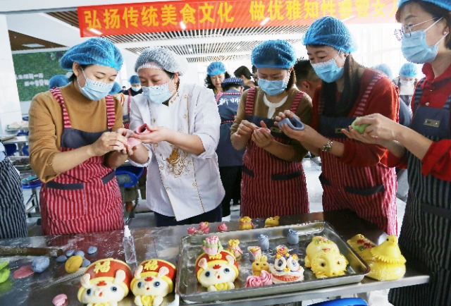 学习非遗面食制作.jpg