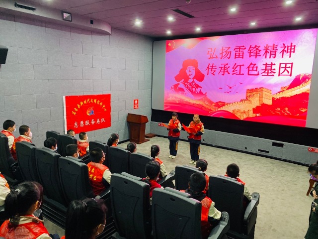 高台县巷道镇中心小学“红领巾小小讲解员”到中国工农红军西路军纪念馆给同龄人讲红色故事.JPG