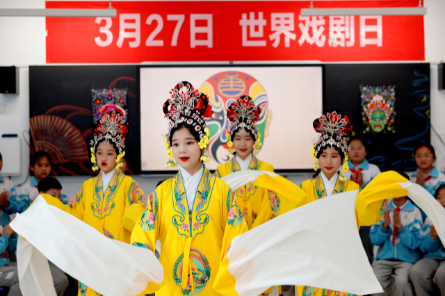 山东枣庄：戏剧进校园