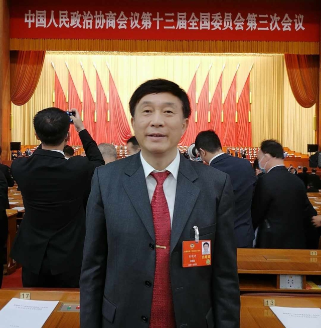 朱晓进.jpg 朱晓进.jpg