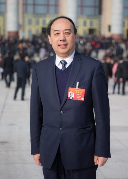 周洪宇.jpg