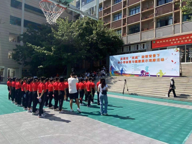 落实“双减”政策 齐心聚力增强学生体质