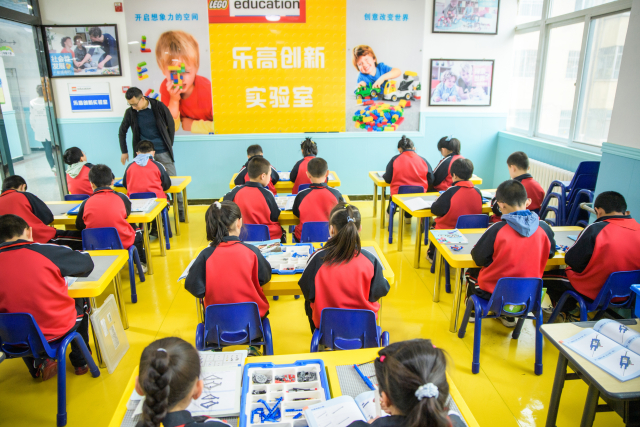 永靖县川北小学课后服务社团活动照片乐高实验室 (4).jpg