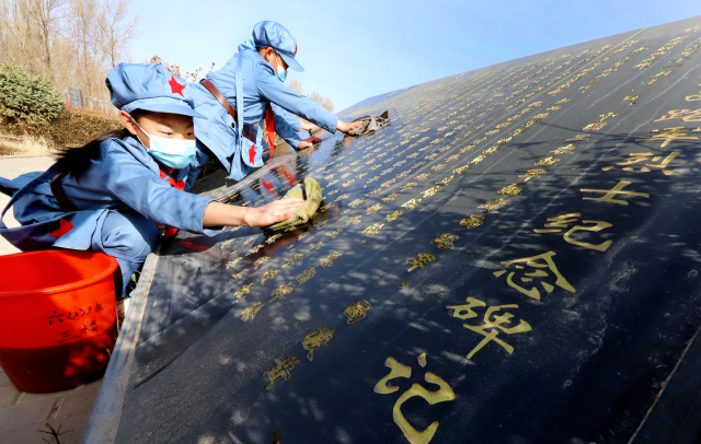缅怀革命先烈  传承红色基因 07.jpg