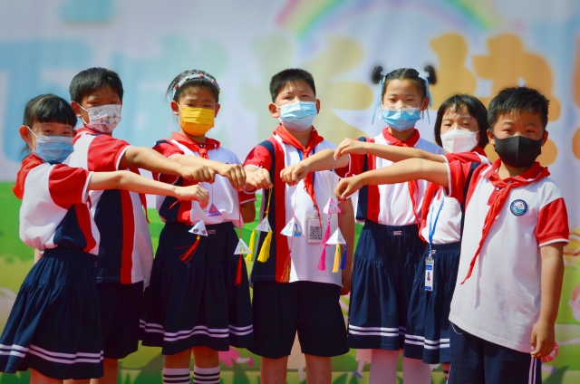 2022年5月31日河北省邢台市南康庄小学的孩子们制作的手工香囊_proc.jpg