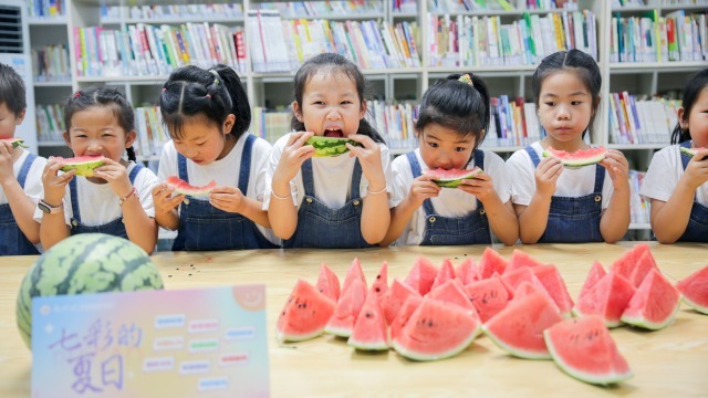 江苏如皋：萌娃乐享小暑