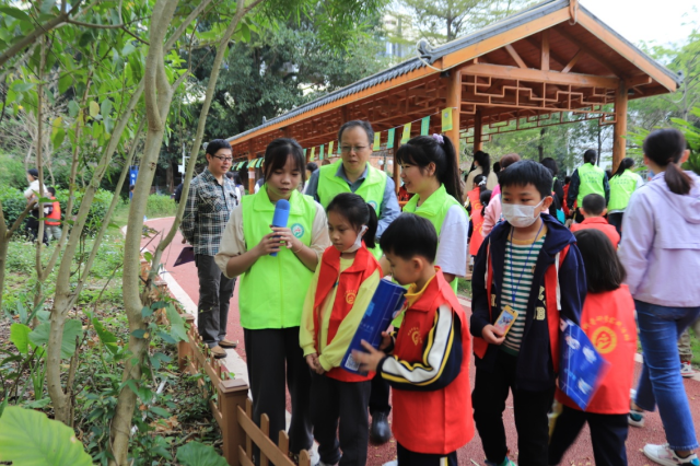 6中小学生和幼儿园的健康科普研学实践活动.png