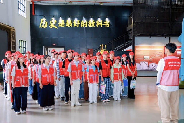 贵州省高等院校思想政治工作研究中心（高职高专）开展沉浸式红色实践课程.jpg