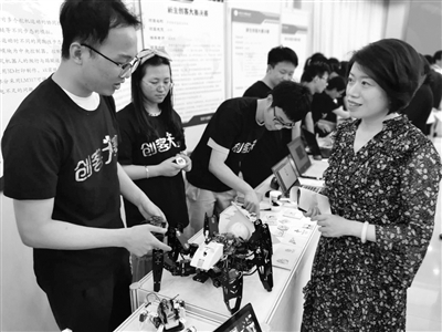 北京信息科技大学信息与通信工程学院第三届“新生创客大赛”举行