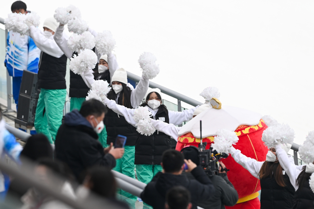 “无声气氛组”温暖赛场