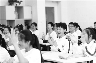如何强化小初衔接促进整体育人