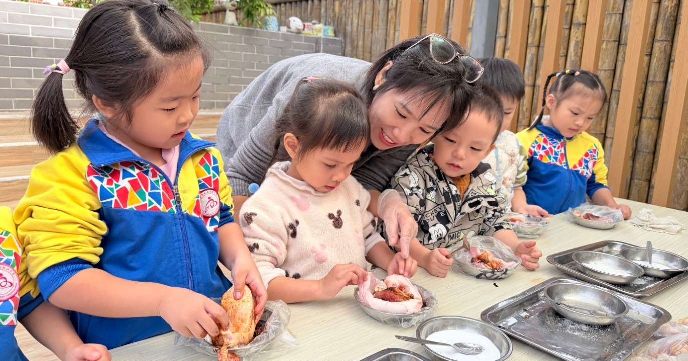 “教”退到幕后，“做”走到台前