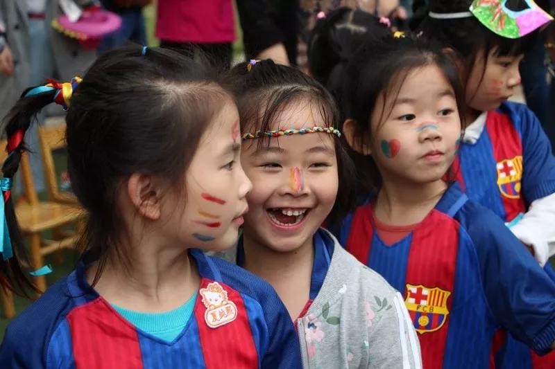南京军区南京实验幼儿园:我们都是小球迷